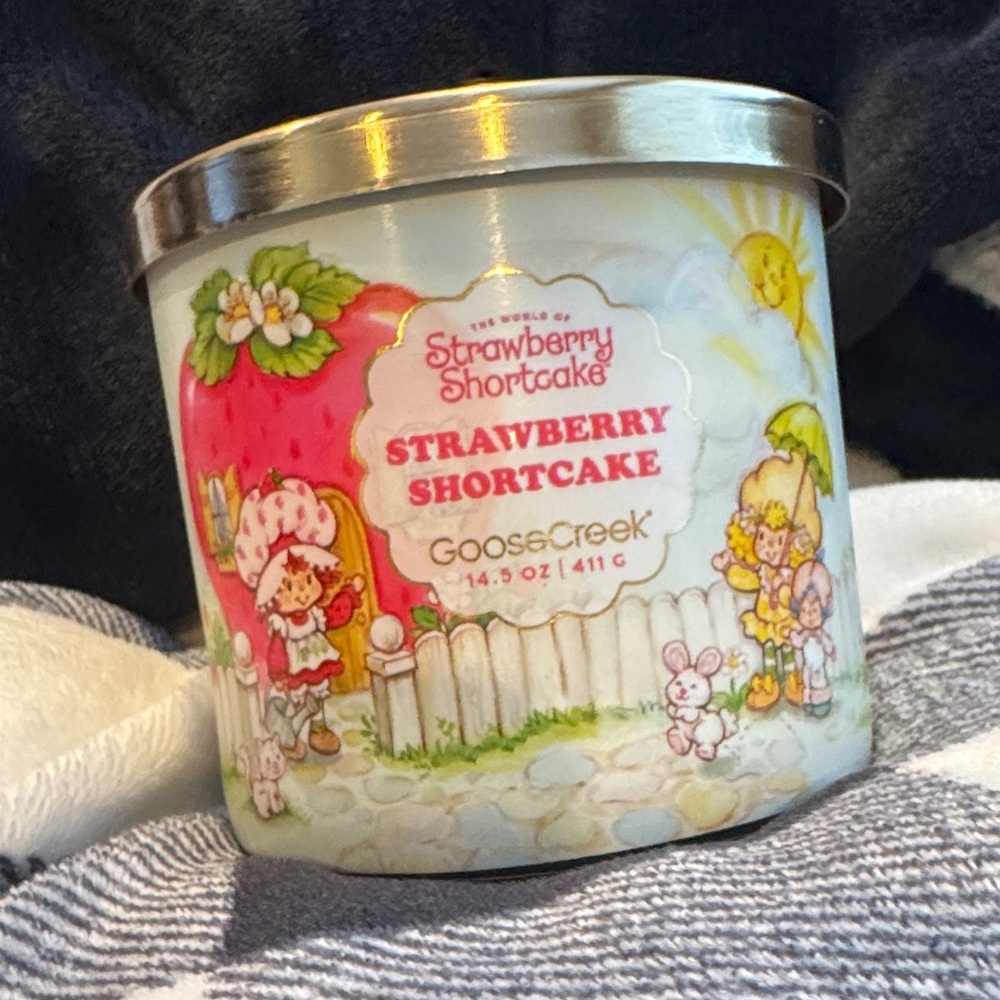 Goose Creek Strawberry Shortcake Candle